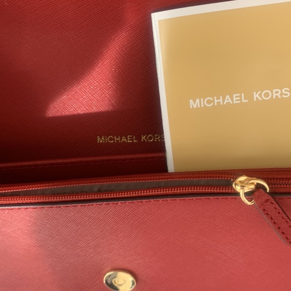 Michael Kors Daniela Large Saffiano Leather Crossbody Bag - Picture 3 of 14